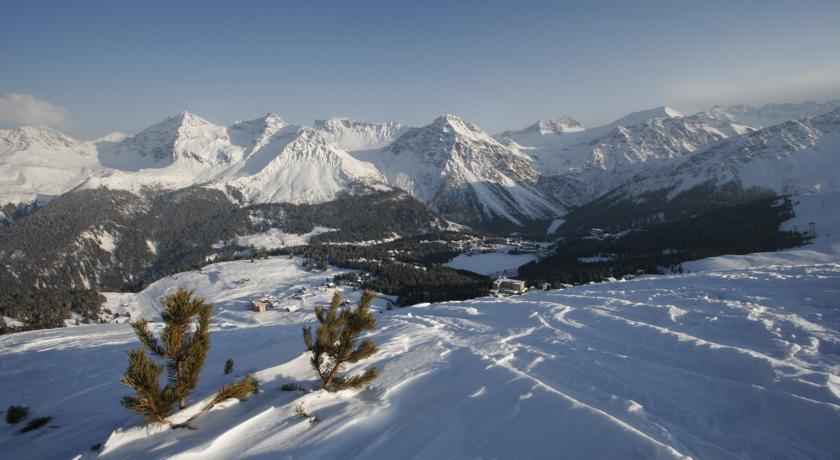 Posthotel Holiday Villa Arosa Esterno foto