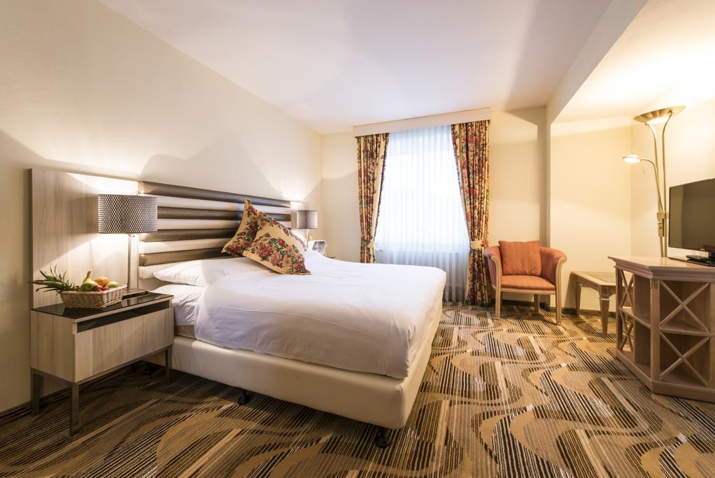 Posthotel Holiday Villa Arosa Esterno foto